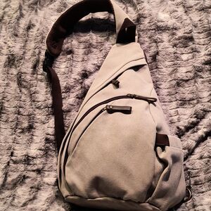 Sucipi Sling Bag Unisex